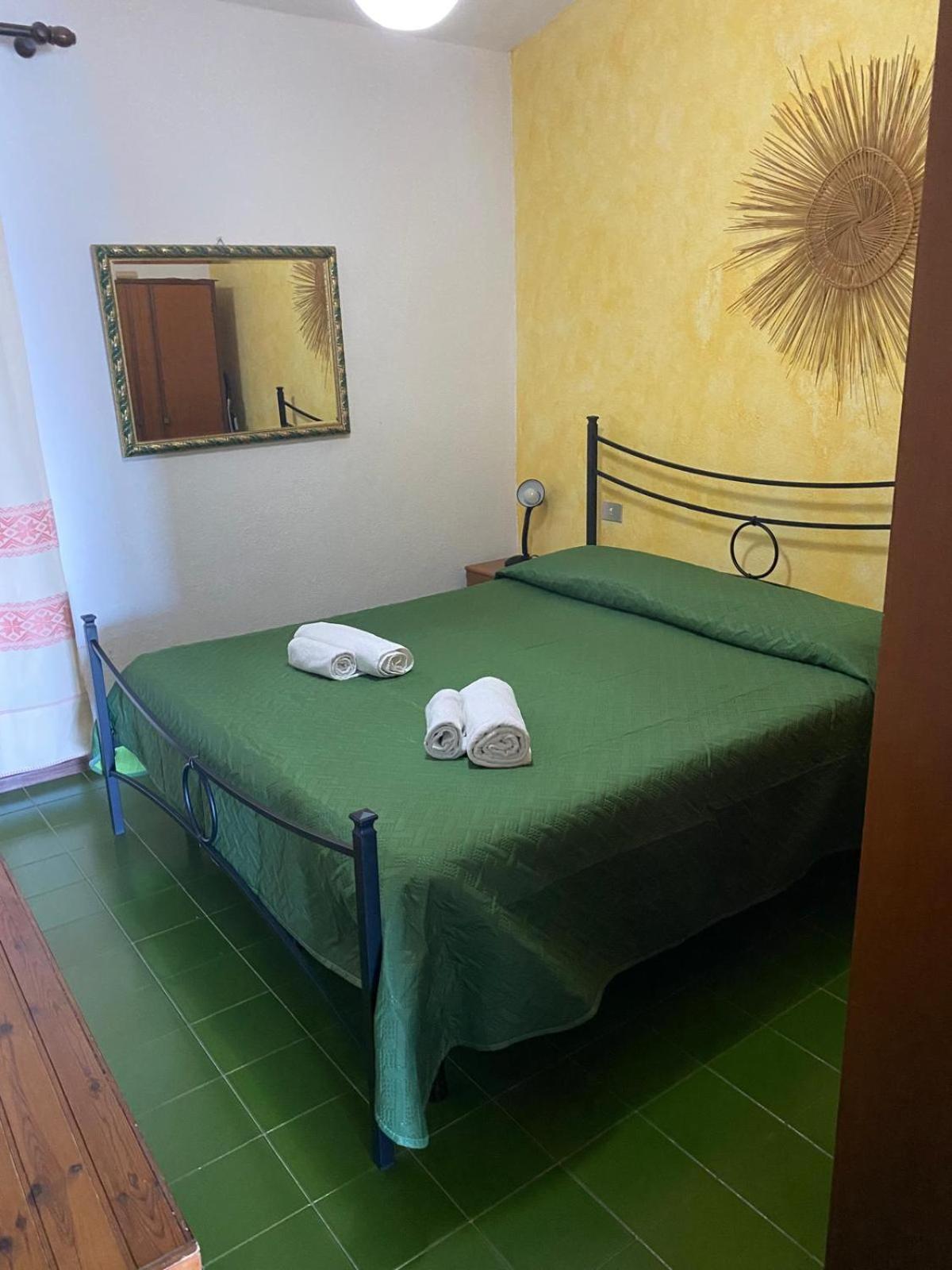 Appartamento Sole E Mare Санта Маргерита ди Пула Екстериор снимка